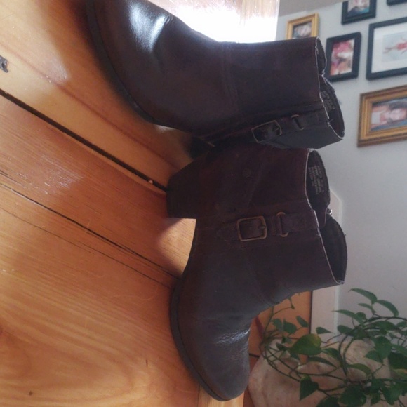 Boots - Picture 5 of 5